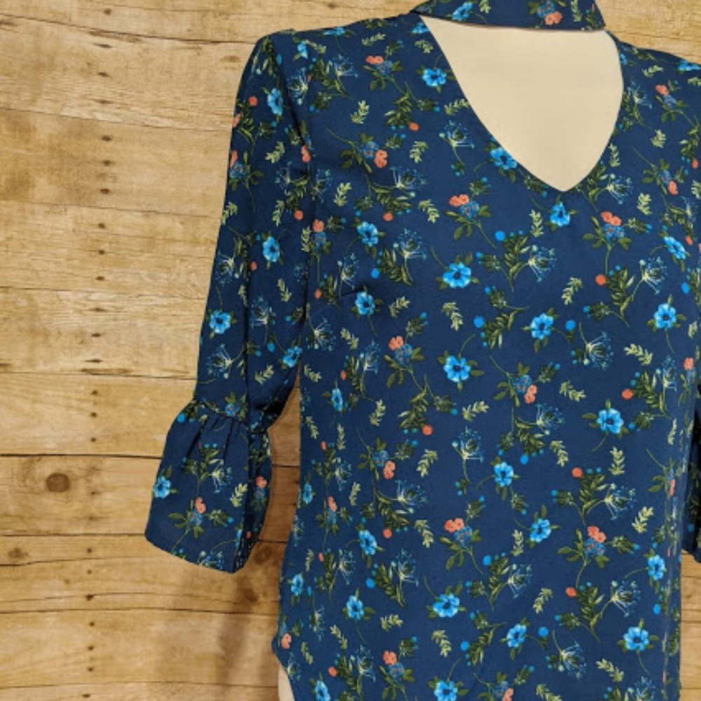 Meraki Blue Floral Blouse with Choker Collar - Picture 4 of 7